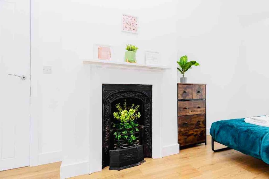 Sleeps 6 The Lovely Lymington Lock Off 外观 照片